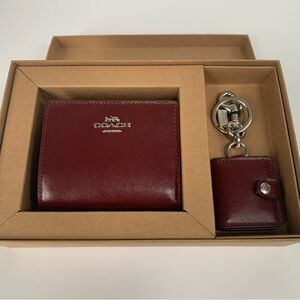 NWT 👀 Coach CCL94 Snap Wallet and Picture Frame Bag Charm Dark Wine